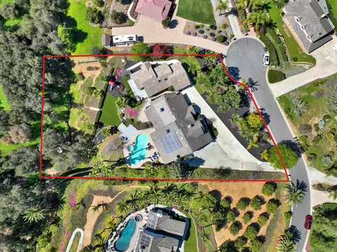 View/Area - 1033-1035 Summit Trl, Escondido, CA 92025 photo 1 of 6