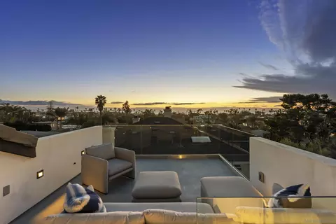 654 Rosemont St, La Jolla, CA 92037