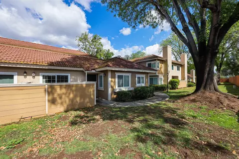 10713 Lisa Meadows Dr #C, Santee, CA 92071