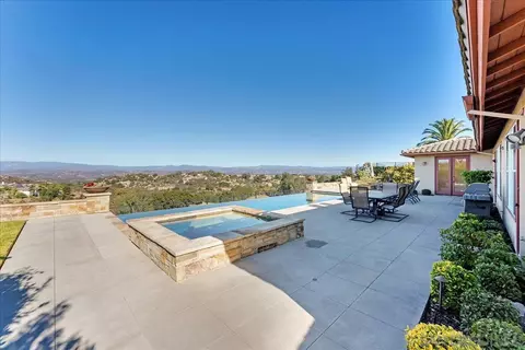 Exterior - 16984 Obsidian Dr, Ramona, CA 92065 photo 5 of 7