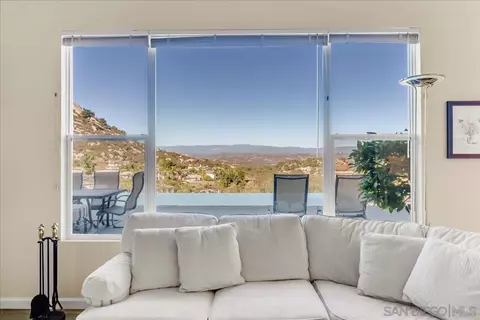 Living - 16984 Obsidian Dr, Ramona, CA 92065 photo 2 of 3