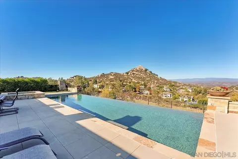 Exterior - 16984 Obsidian Dr, Ramona, CA 92065 photo 6 of 7