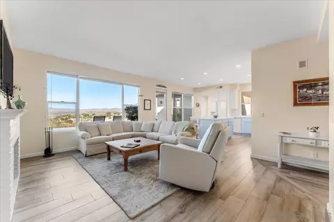 Living - 16984 Obsidian Dr, Ramona, CA 92065 photo 1 of 3