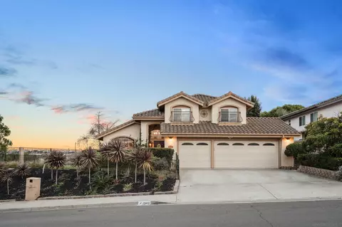 Exterior - 1340 Sunglow Dr, Oceanside, CA 92056 photo 2 of 14