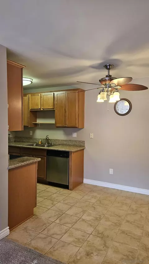 Kitchen - 1386 E Madison Ave #31, El Cajon, CA 92021 photo 3 of 5