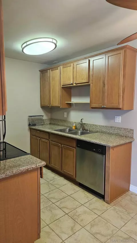 Kitchen - 1386 E Madison Ave #31, El Cajon, CA 92021 photo 4 of 5