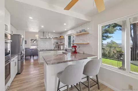 Kitchen - 906 Hillfield Ct, Oceanside, CA 92058 photo 4 of 6