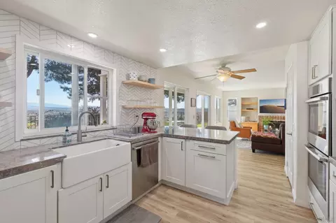 Kitchen - 906 Hillfield Ct, Oceanside, CA 92058 photo 1 of 6