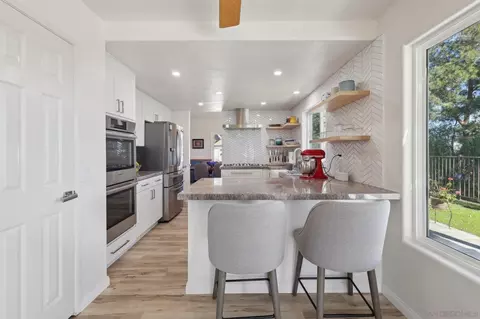 Kitchen - 906 Hillfield Ct, Oceanside, CA 92058 photo 5 of 6