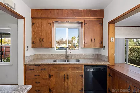 8605 Washington Ave, La Mesa, CA 91942 photo 9