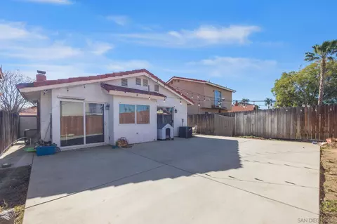 Exterior - 795 Santa Fe Ln, Colton, CA 92324 photo 6 of 7