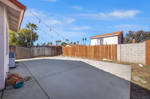 Exterior - 795 Santa Fe Ln, Colton, CA 92324 photo 4 of 7