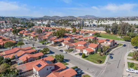 View/Area - 795 Santa Fe Ln, Colton, CA 92324 photo 8 of 13
