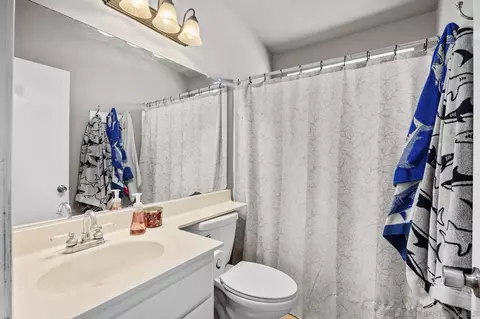 Bath - 795 Santa Fe Ln, Colton, CA 92324 photo 1 of 2