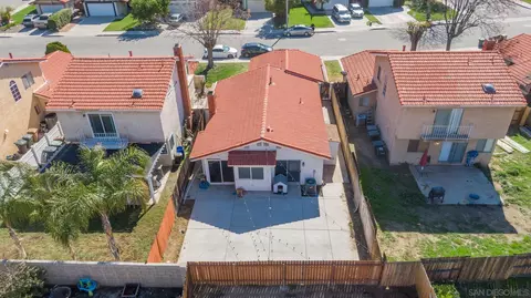 View/Area - 795 Santa Fe Ln, Colton, CA 92324 photo 5 of 13