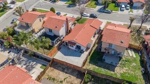 View/Area - 795 Santa Fe Ln, Colton, CA 92324 photo 4 of 13