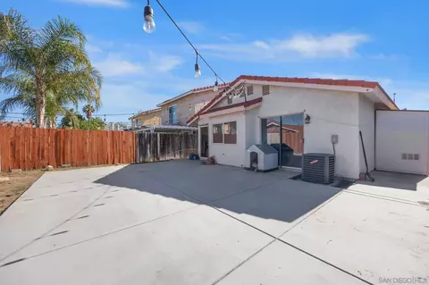 Exterior - 795 Santa Fe Ln, Colton, CA 92324 photo 7 of 7