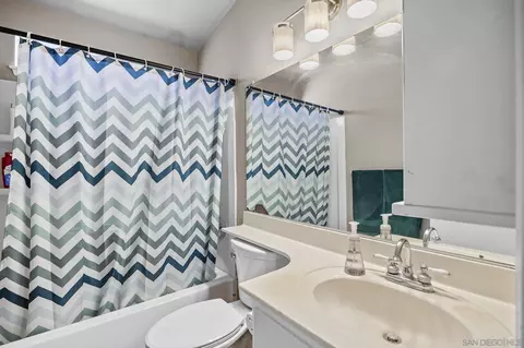 Bath - 795 Santa Fe Ln, Colton, CA 92324 photo 2 of 2