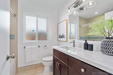 Bath - 13711 Mercado Dr, Del Mar, CA 92014 photo 4 of 4