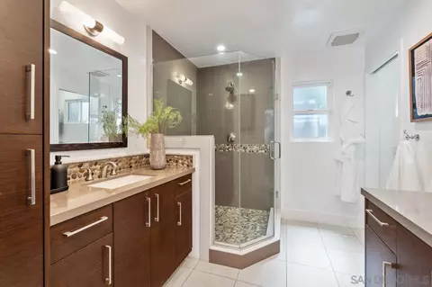 Bath - 13711 Mercado Dr, Del Mar, CA 92014 photo 1 of 4