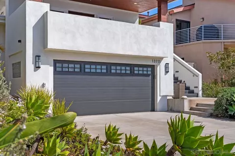 Exterior - 13711 Mercado Dr, Del Mar, CA 92014 photo 2 of 12
