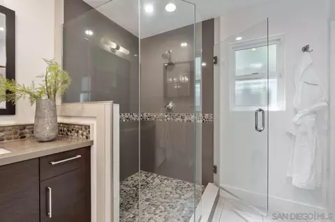 Bath - 13711 Mercado Dr, Del Mar, CA 92014 photo 3 of 4