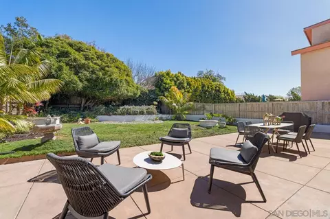 Exterior - 13711 Mercado Dr, Del Mar, CA 92014 photo 8 of 12