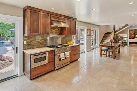 Kitchen - 24002 Del Amo Rd, Ramona, CA 92065 photo 2 of 4
