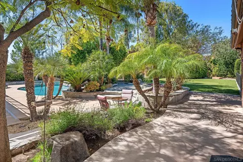 Exterior - 24002 Del Amo Rd, Ramona, CA 92065 photo 14 of 17
