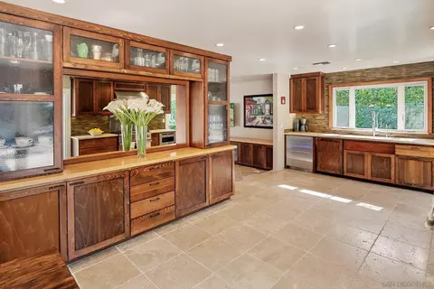 Kitchen - 24002 Del Amo Rd, Ramona, CA 92065 photo 3 of 4