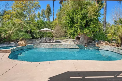 Exterior - 24002 Del Amo Rd, Ramona, CA 92065 photo 9 of 17