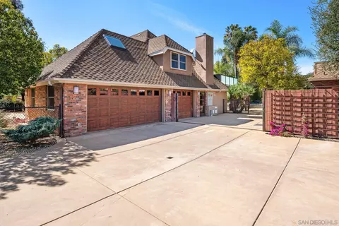 Exterior - 24002 Del Amo Rd, Ramona, CA 92065 photo 3 of 17