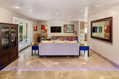 Living - 24002 Del Amo Rd, Ramona, CA 92065 photo 2 of 3