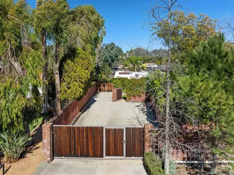 Exterior - 24002 Del Amo Rd, Ramona, CA 92065 photo 16 of 17