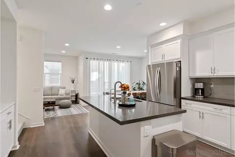 317 Waverunner Ct, Santee, CA 92071