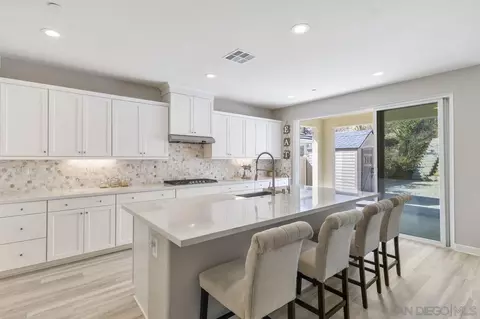 3041 Via De Todos Santos, Fallbrook, CA 92028 photo 2