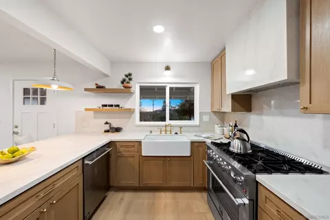 9504 Alto Dr, La Mesa, CA 91941 photo 10