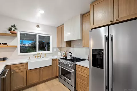 9504 Alto Dr, La Mesa, CA 91941 photo 8