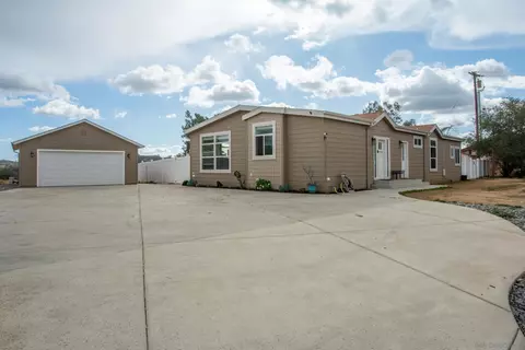 11765 Mesa Verde Dr, Valley Center, CA 92082
