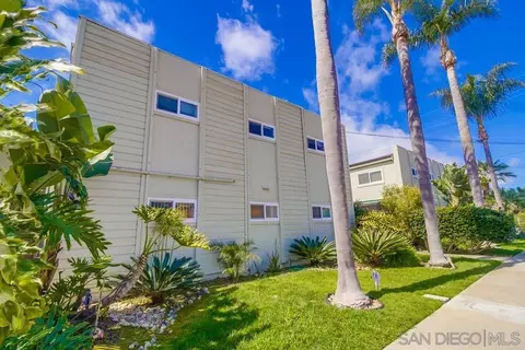 447 Rosemont St, La Jolla, CA 92037