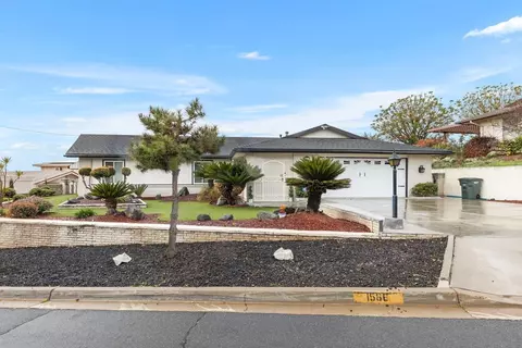 1566 Via Elisa Dr, El Cajon, CA 92021