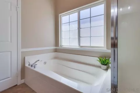 Bath - 8837 Diamondback Dr, Santee, CA 92071 photo 4 of 5