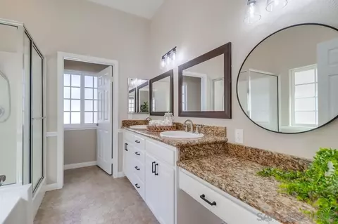 Bath - 8837 Diamondback Dr, Santee, CA 92071 photo 2 of 5