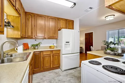 9307 Manor Dr, La Mesa, CA 91942 photo 11