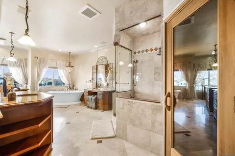 Bath - 34 The Pt, Coronado, CA 92118 photo 5 of 6