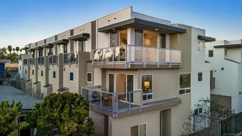 1952 Hornblend St #7, San Diego, CA 92109