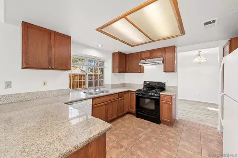 403 Calle Corazon, Oceanside, CA 92057 photo 16