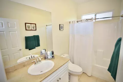 Bath - 263 Tom Mcguinness Jr Cir, Fallbrook, CA 92028 photo 7 of 8