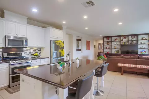 Kitchen - 263 Tom Mcguinness Jr Cir, Fallbrook, CA 92028 photo 4 of 4