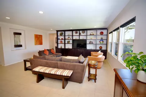 Living - 263 Tom Mcguinness Jr Cir, Fallbrook, CA 92028 photo 1 of 5